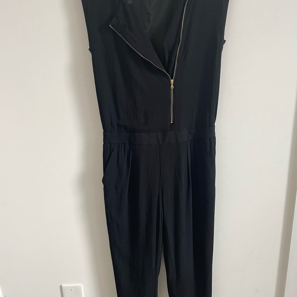 J Crew Asymmetric Zip Black Jumpsuit Sz 2P - Picture 2 of 8